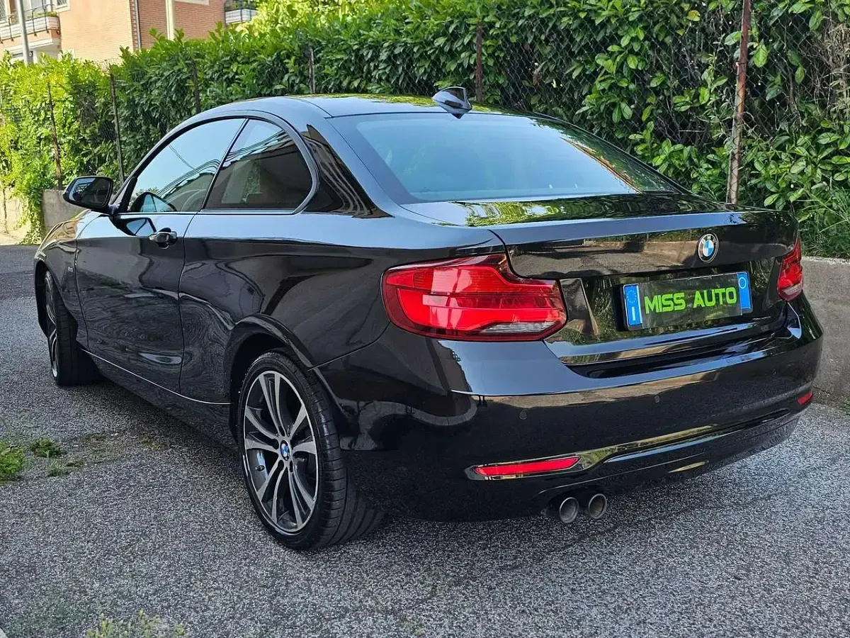 Usata BMW 220 Sport Line 184 CV (135 kW) 2018 Nero metallizzato Coupé