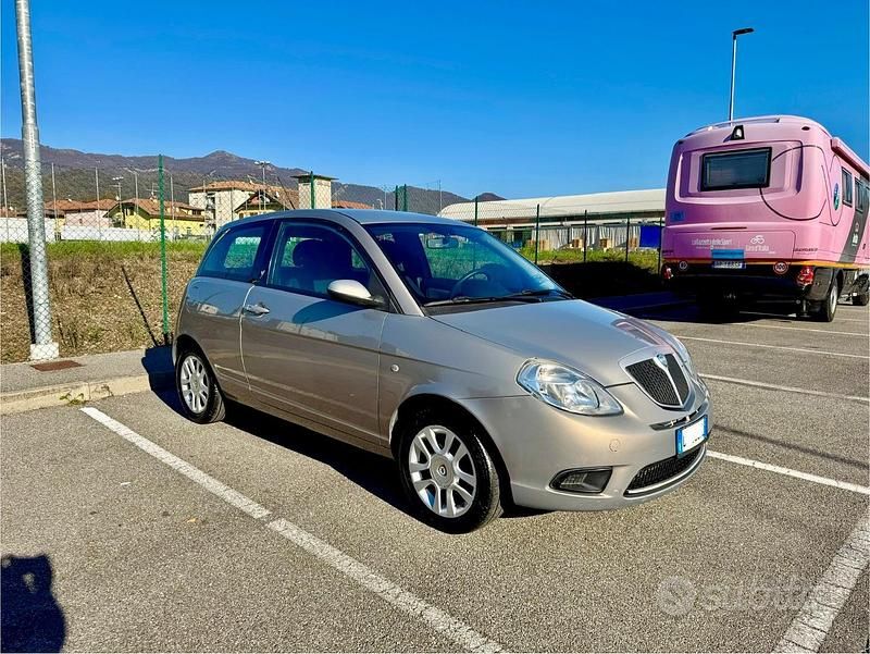 Usata Lancia Ypsilon 60 CV (44 kW) 2009 Marrone Utilitaria