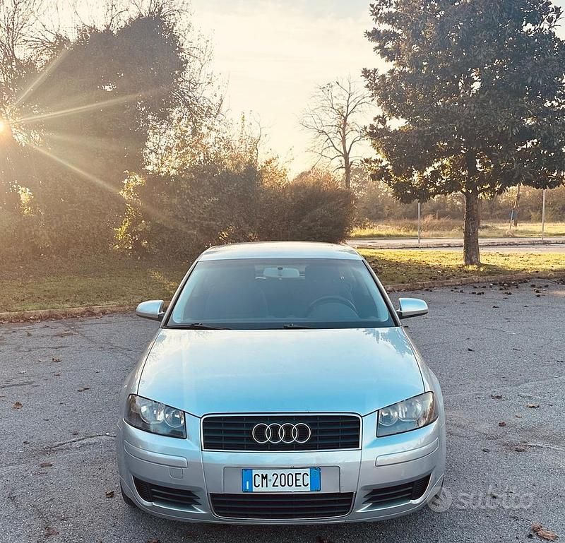 Usata Audi A3 Attraction 101 CV (74 kW) 2005 Grigio Utilitaria