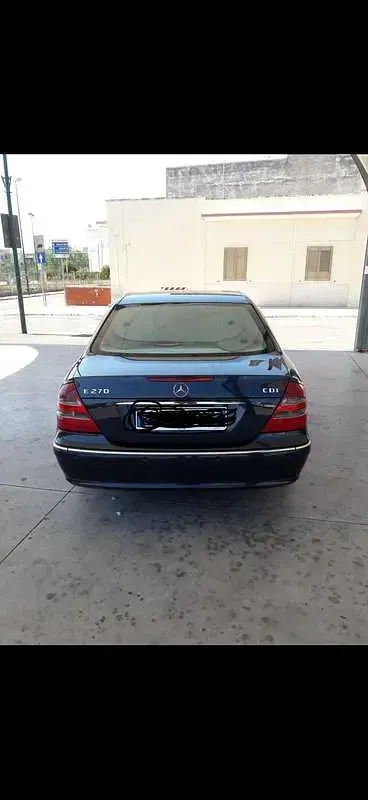 Usata Mercedes E270 Avantgarde 177 CV (130 kW) 2003 Blu/azzurro Berlina