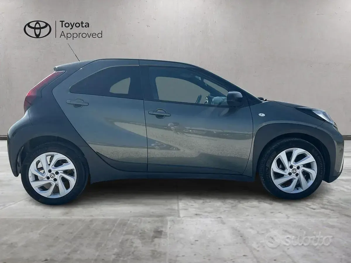 Usata Toyota Aygo X Trend 72 CV (52 kW) 2022 Verde SUV