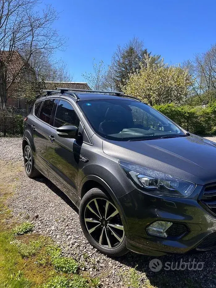 Usata Ford Kuga ST-Line 120 CV (88 kW) 2019 Grigio SUV