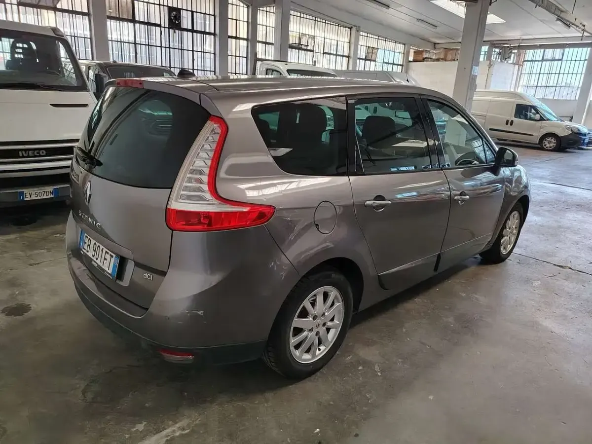 Usata Renault Scenic E-Tech Dynamique 110 CV (80 kW) 2010 Grigio Monovolume