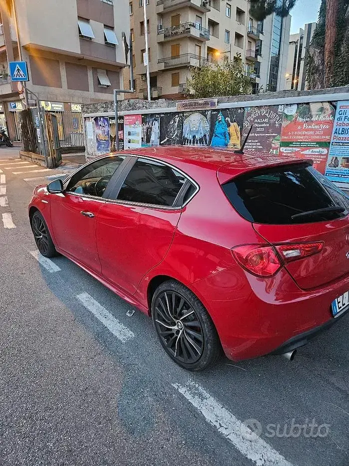 Usata Alfa Romeo Giulietta 150 CV (110 kW) 2015 Rosso Utilitaria
