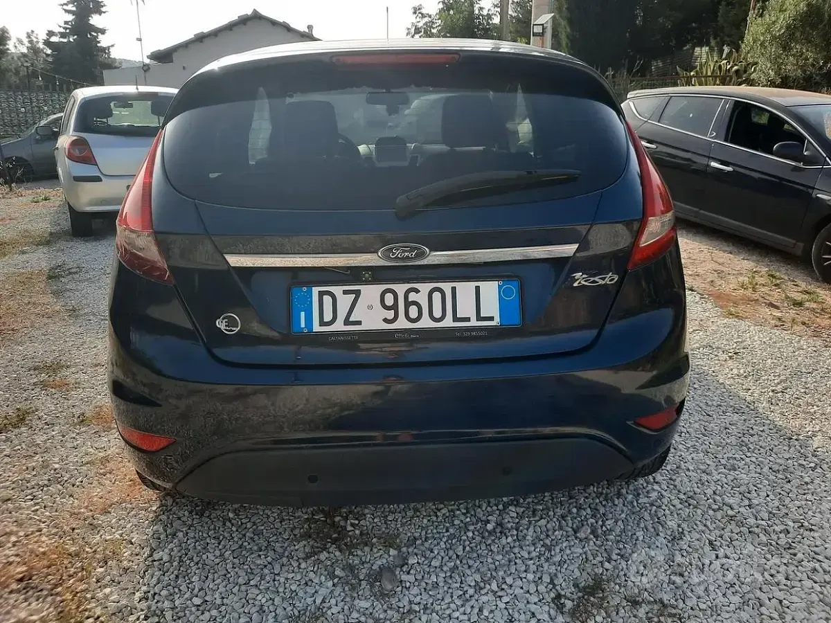 Usata Ford Fiesta 92 CV (67 kW) 2009 Bluazzurro Coupé