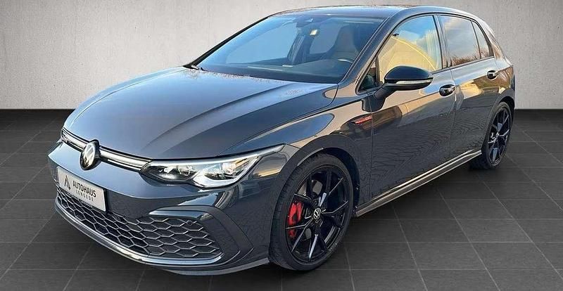 Grigio Usata 2023 VW Golf Style Tre volumi | 26.990 € (Super prezzo) - Immagine 1/4