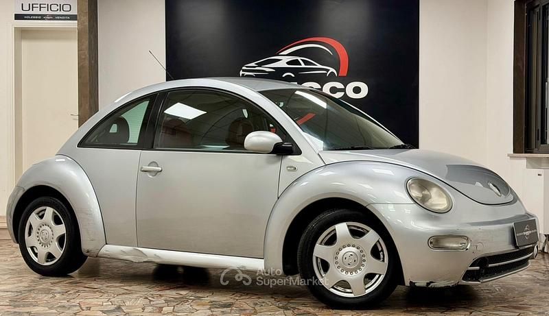 Usata VW New Beetle 101 CV (74 kW) 2004 Argento Utilitaria