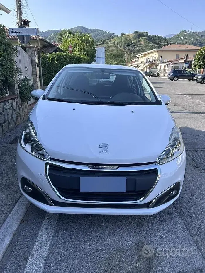 Usata Peugeot 208 82 CV (60 kW) 2017 Bianco Utilitaria