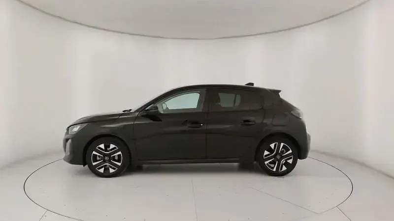Usata Peugeot 208 Allure 101 CV (74 kW) 2025 Nero Utilitaria