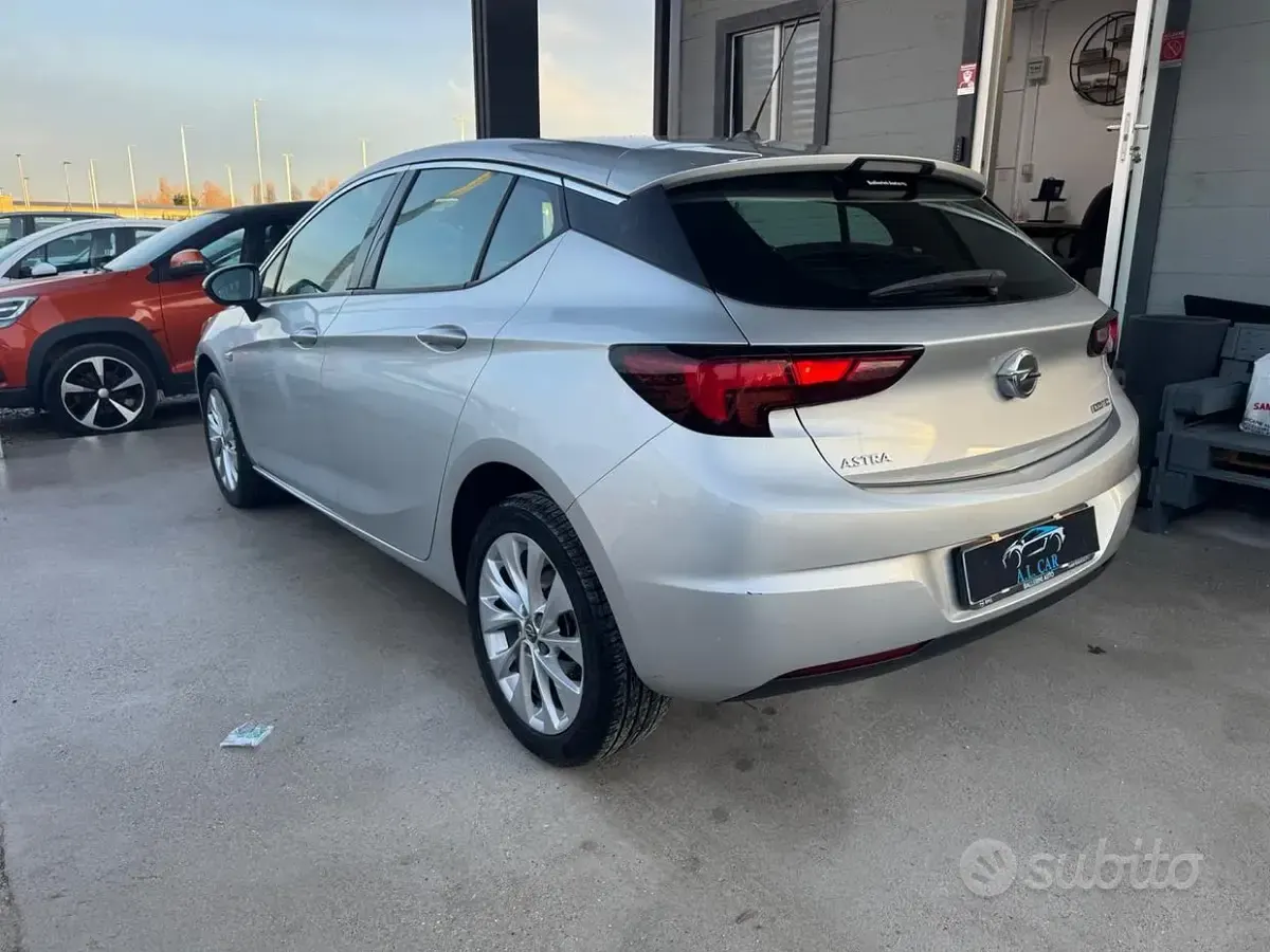 Usata Opel Astra Dynamic 110 CV (80 kW) 2019 Grigio Berlina