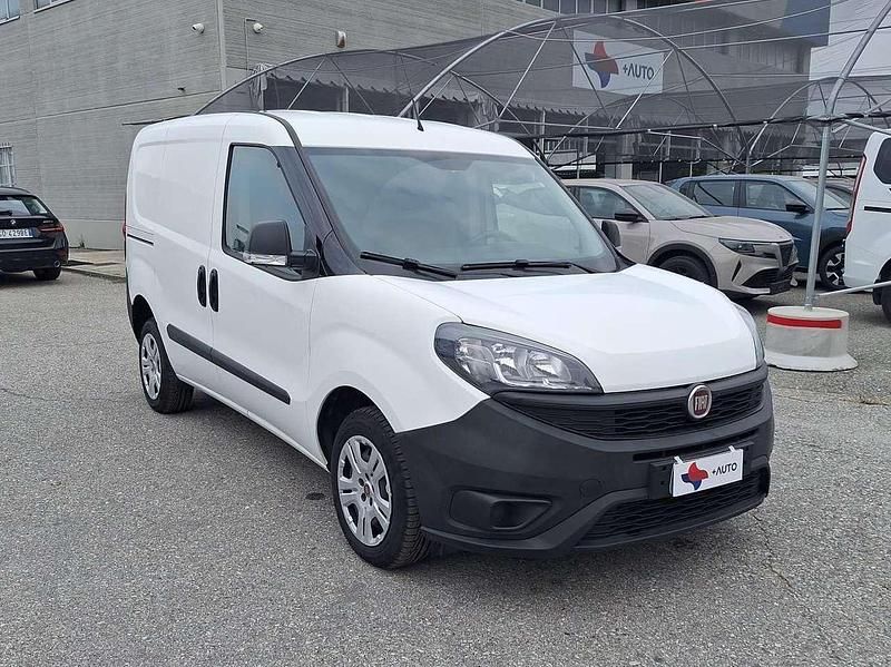 Bianco Usata 2020 Fiat Doblò Lounge Monovolume | 11.450 € (Cara) - Immagine 1/4