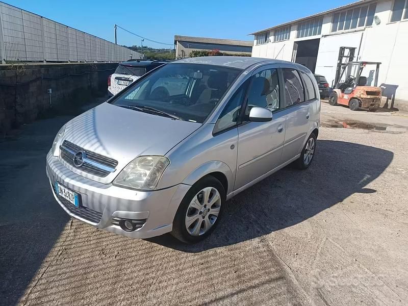 Usata Opel Meriva Cosmo 74 CV (54 kW) 2008 Grigio Monovolume