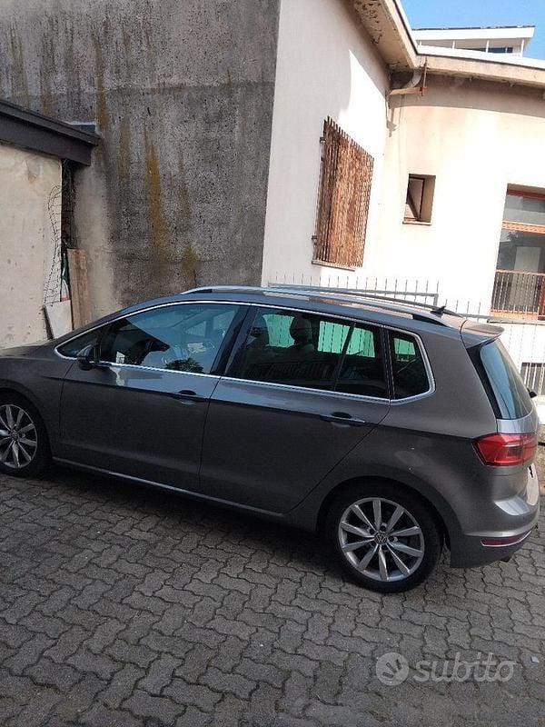 Usata VW Golf Sportsvan 110 CV (80 kW) 2015 Grigio Monovolume
