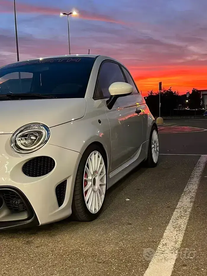 Usata Abarth 595 70th Anniversary 180 CV (132 kW) 2020 Grigio Berlina