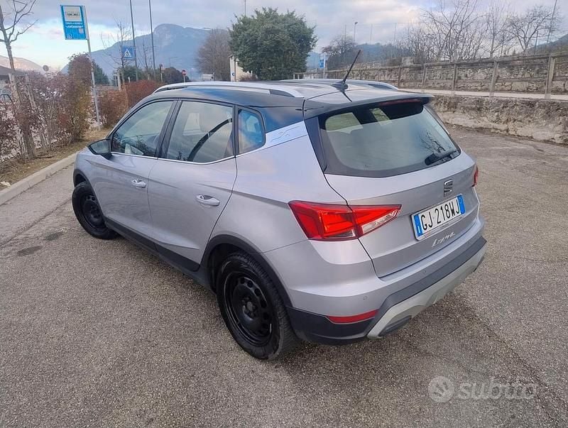 Usata Seat Arona Xperience 95 CV (69 kW) 2022 Grigio SUV