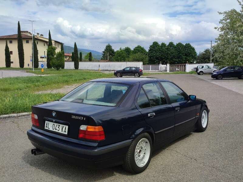 Venduto BMW 320 E36 i - auto usate in vendita