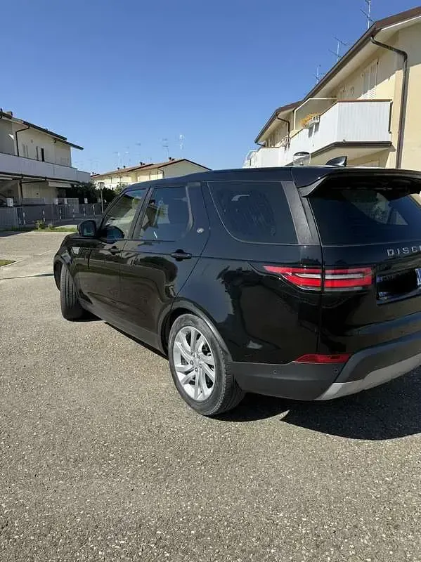 Second-hand Land Rover Discovery 5 HSE Luxury 241 CP (177 kW) 2020 Negru SUV