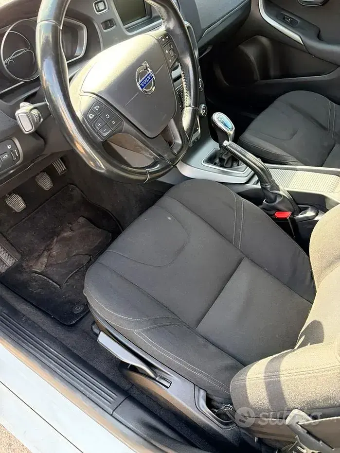 Usata Volvo V40 115 CV (84 kW) 2013 Bianco Berlina