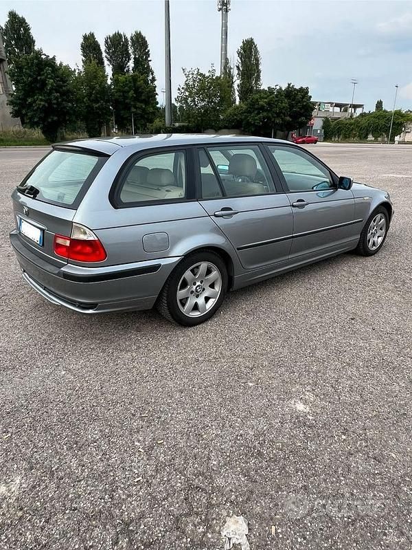 Usata BMW 320 150 CV (110 kW) 2004 Grigio Station wagon