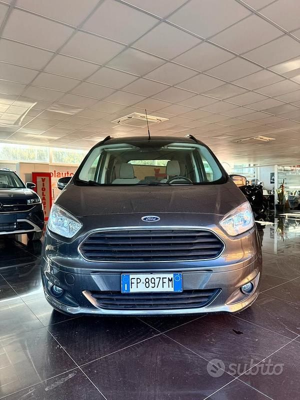 Usata Ford Tourneo Courier Titanium 75 CV (55 kW) 2018 Grigio Monovolume