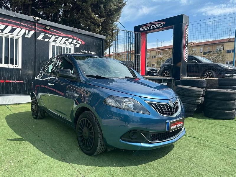 Usata Lancia Ypsilon Silver 69 CV (50 kW) 2022 Blu Utilitaria