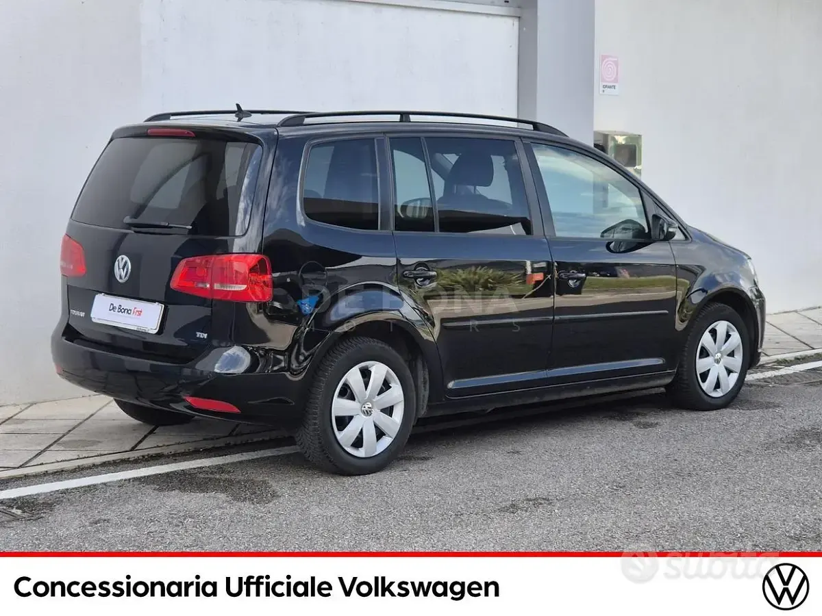 Usata VW Touran Trendline 105 CV (77 kW) 2011 Nero Monovolume
