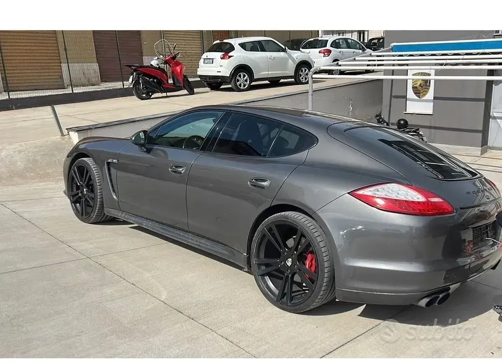Usata Porsche Panamera Diesel 250 CV (183 kW) 2012 Grigio Utilitaria