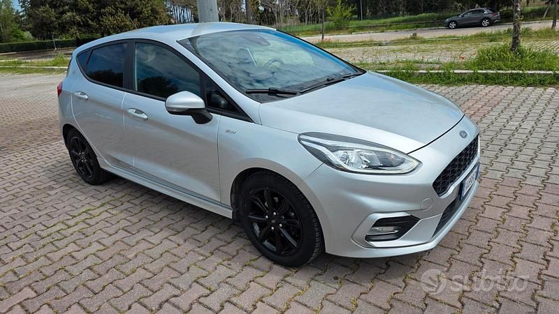Begagnad Ford Fiesta ST-Line 85 HK (62 kW) 2019 Grå Halvkombi