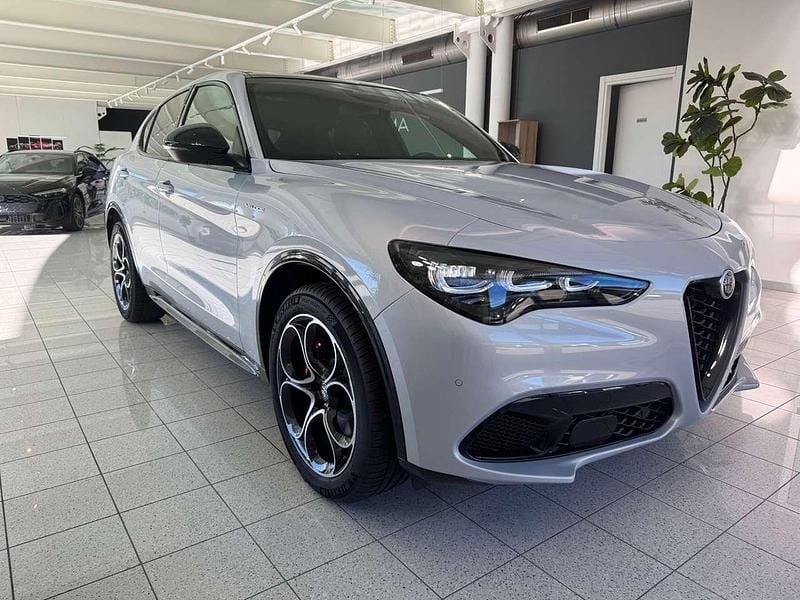 Usata Alfa Romeo Stelvio Veloce 210 CV (154 kW) 2024 Grigio moonlight SUV