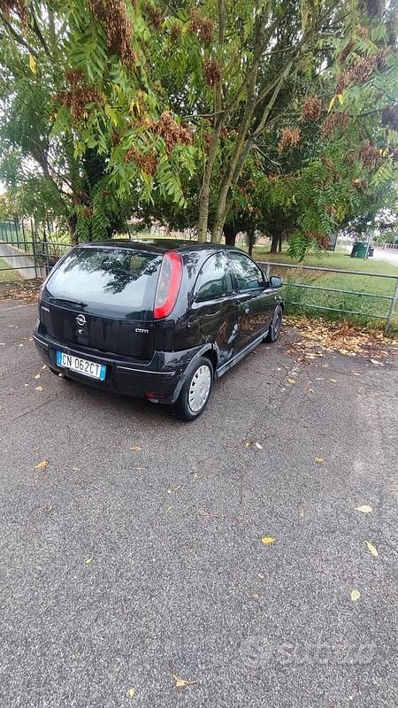 Usata Opel Corsa 2004 Nero Utilitaria