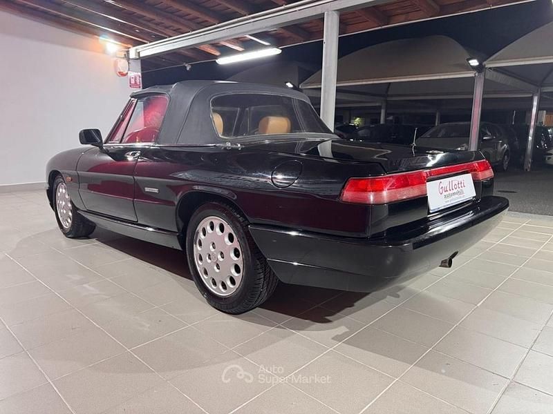 Usata Alfa Romeo Spider 122 CV (89 kW) 1992 Nero pastello Cabrio