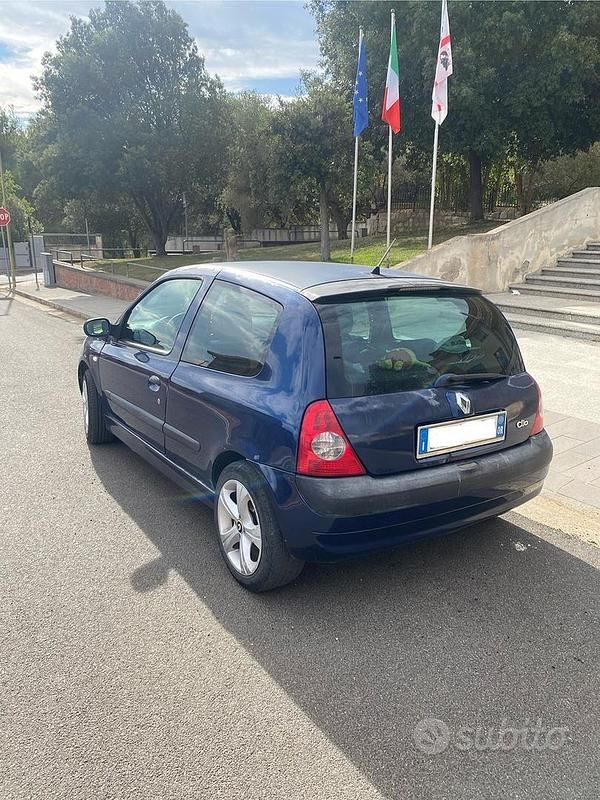 Usata Renault Clio II 2002 Berlina