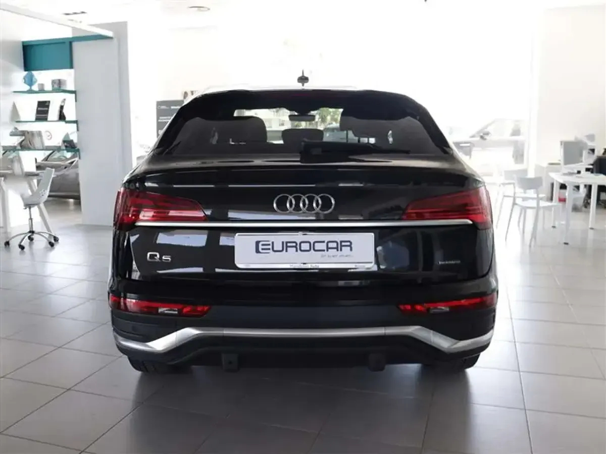 Usata Audi Q5 Sportback S-Line 265 CV (194 kW) 2021 Nero / black SUV