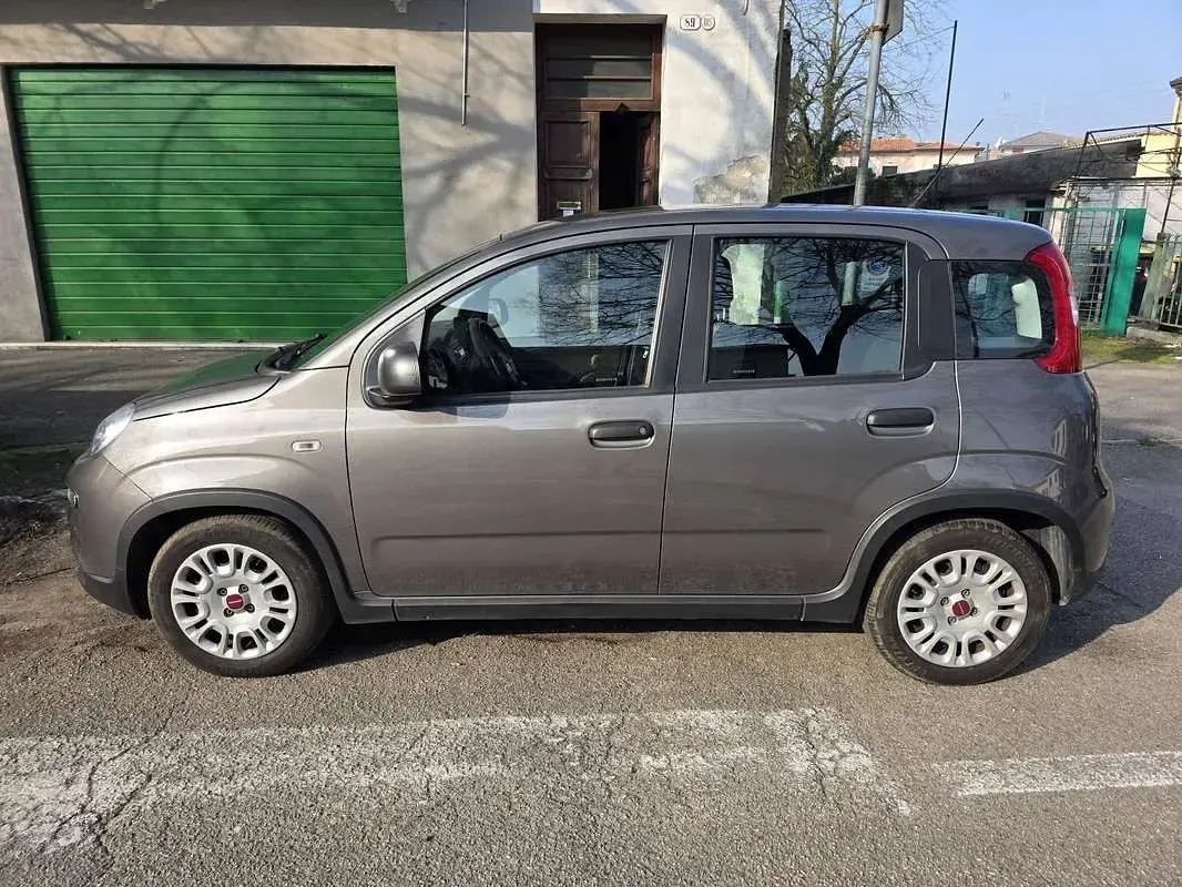 Usata Fiat Panda 69 CV (50 kW) 2022 Grigio Utilitaria