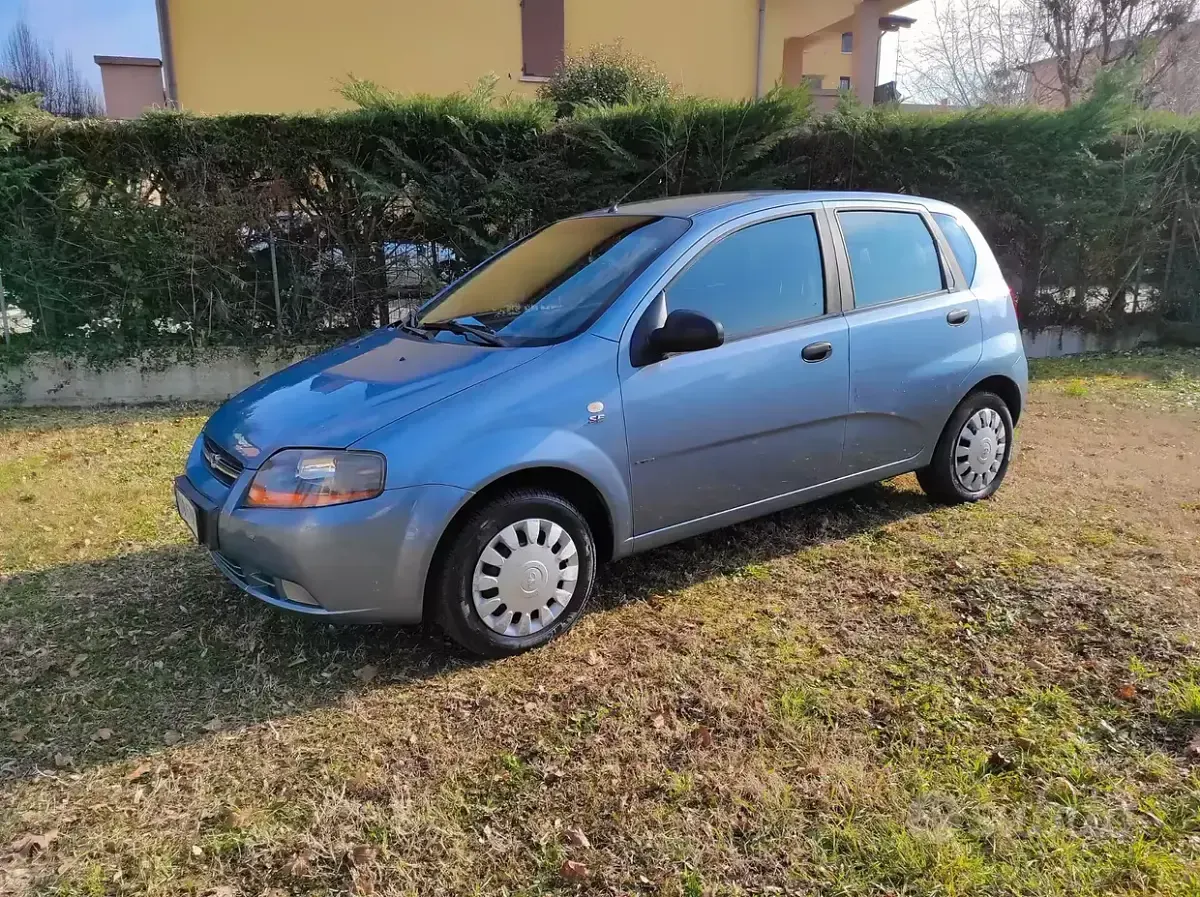 Usata Chevrolet Kalos 72 CV (52 kW) 2006 Bluazzurro Berlina