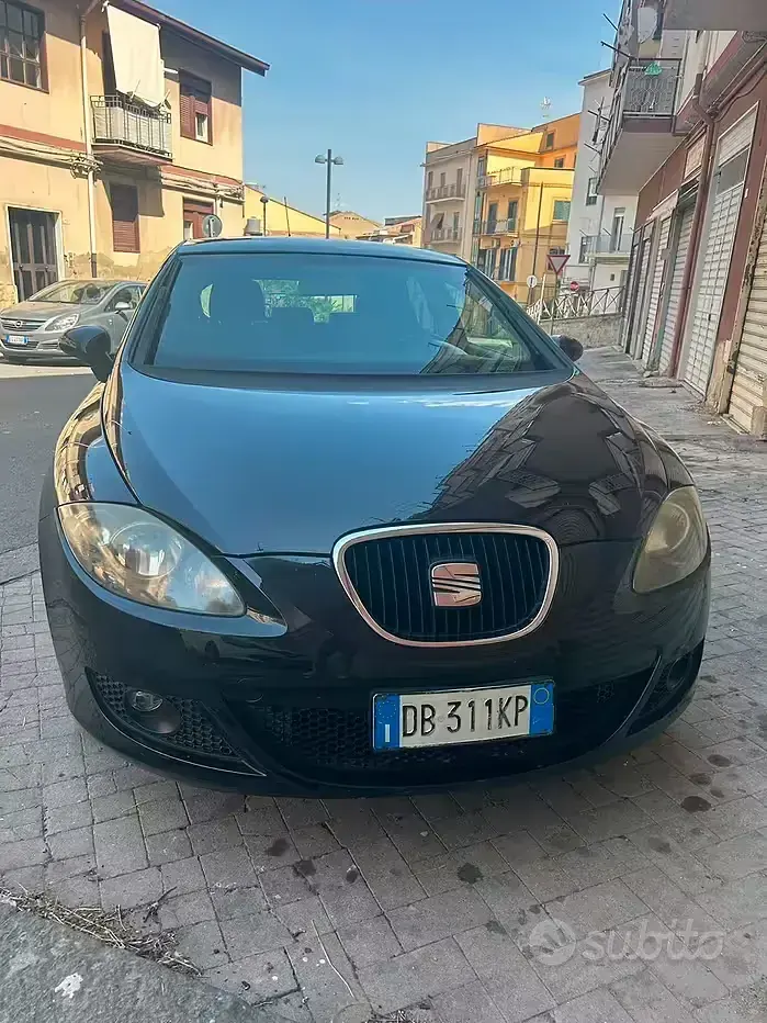 Usata Seat Leon 105 CV (77 kW) 2006 Nero Utilitaria