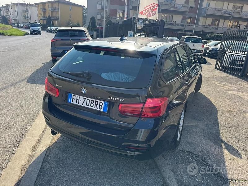 Usata BMW 318 Luxury Line 149 CV (109 kW) 2017 Nero Station wagon