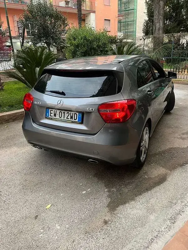 Usata Mercedes A180 109 CV (80 kW) 2014 Grigio Utilitaria