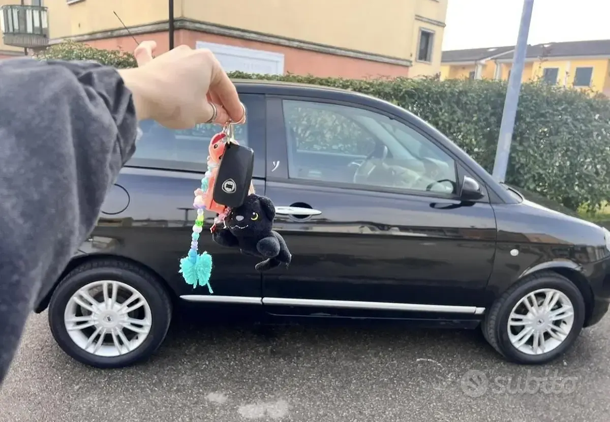 Usata Lancia Ypsilon 80 CV (58 kW) 2008 Nero Utilitaria