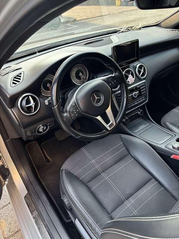 Usata Mercedes A180 109 CV (80 kW) 2013 Argento Berlina