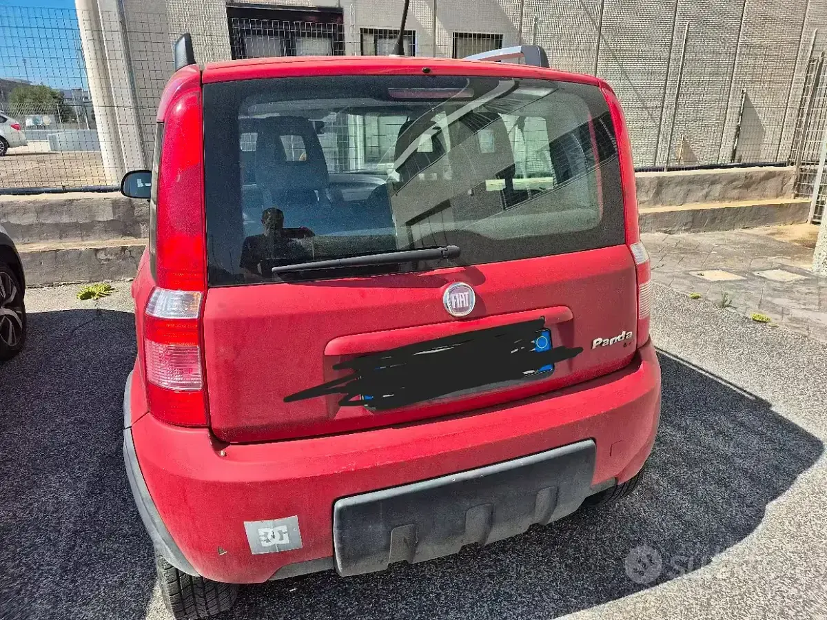 Usata Fiat Panda 4x4 69 CV (50 kW) 2012 Rosso Utilitaria