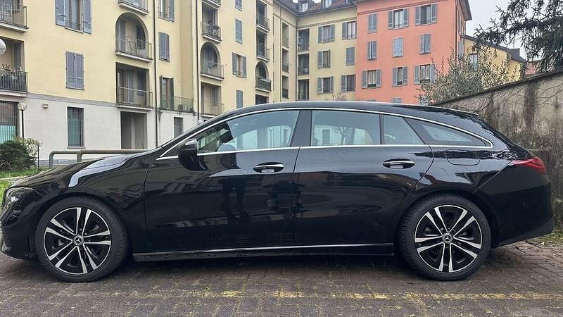 Usata Mercedes CLA200 Shooting Brake Advanced Plus 150 CV (110 kW) 2023 Nero Station wagon