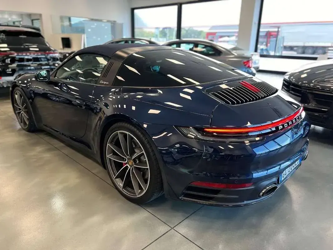 Usata Porsche 992 450 CV (330 kW) 2021 Blu/azzurro Cabrio
