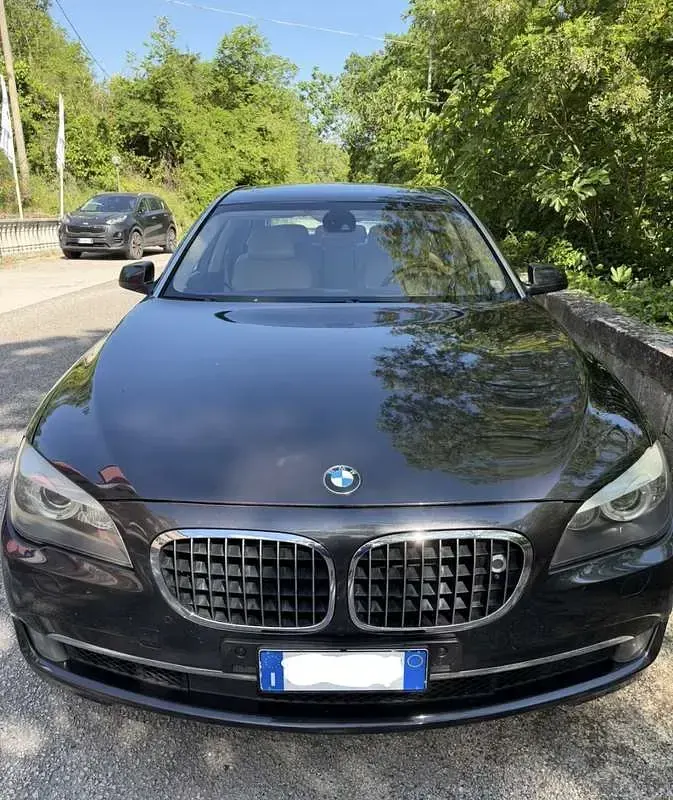 Usata BMW 750L 449 CV (330 kW) 2010 Grigio Berlina