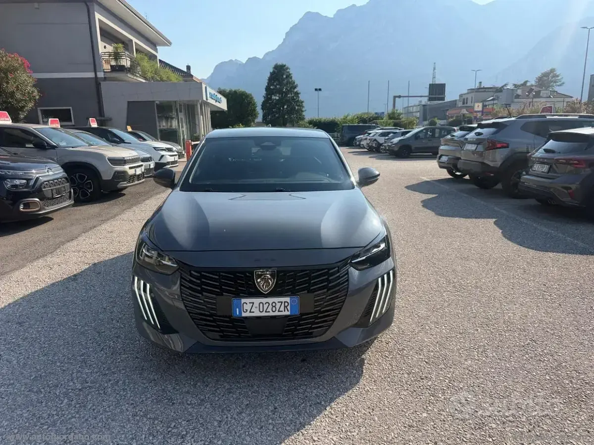 Usata Peugeot 208 GT 136 CV (100 kW) 2025 Utilitaria