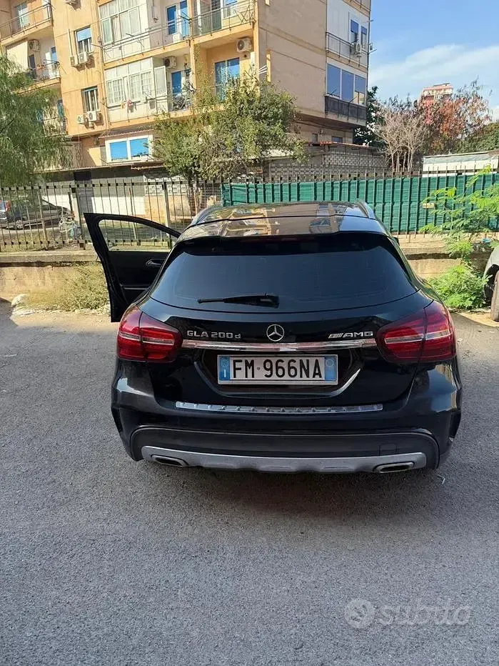 Usata Mercedes GLA200 136 CV (100 kW) 2018 Nero SUV
