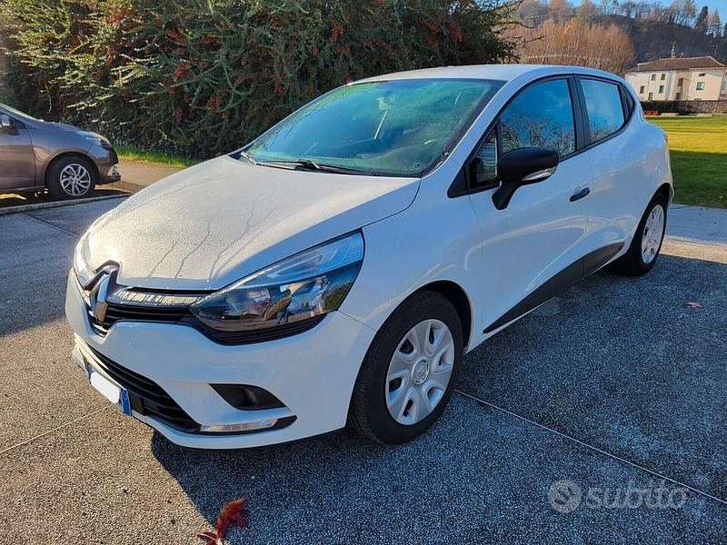 Bianco Usata 2016 Renault Clio IV Tre volumi | 7800 € (Ottimo prezzo) - Immagine 1/4