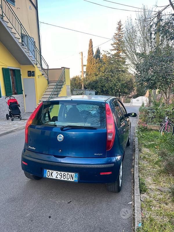 Usata Fiat Punto 2004 Blu Utilitaria