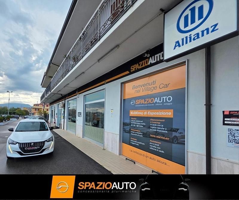 Usata Peugeot 208 Allure+ 102 CV (75 kW) 2022 Bianco Utilitaria