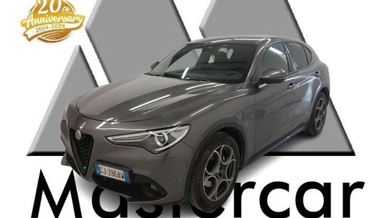 Usata Alfa Romeo Stelvio Sprint 160 CV (117 kW) 2022 Grigio vesuvio metallizzato SUV